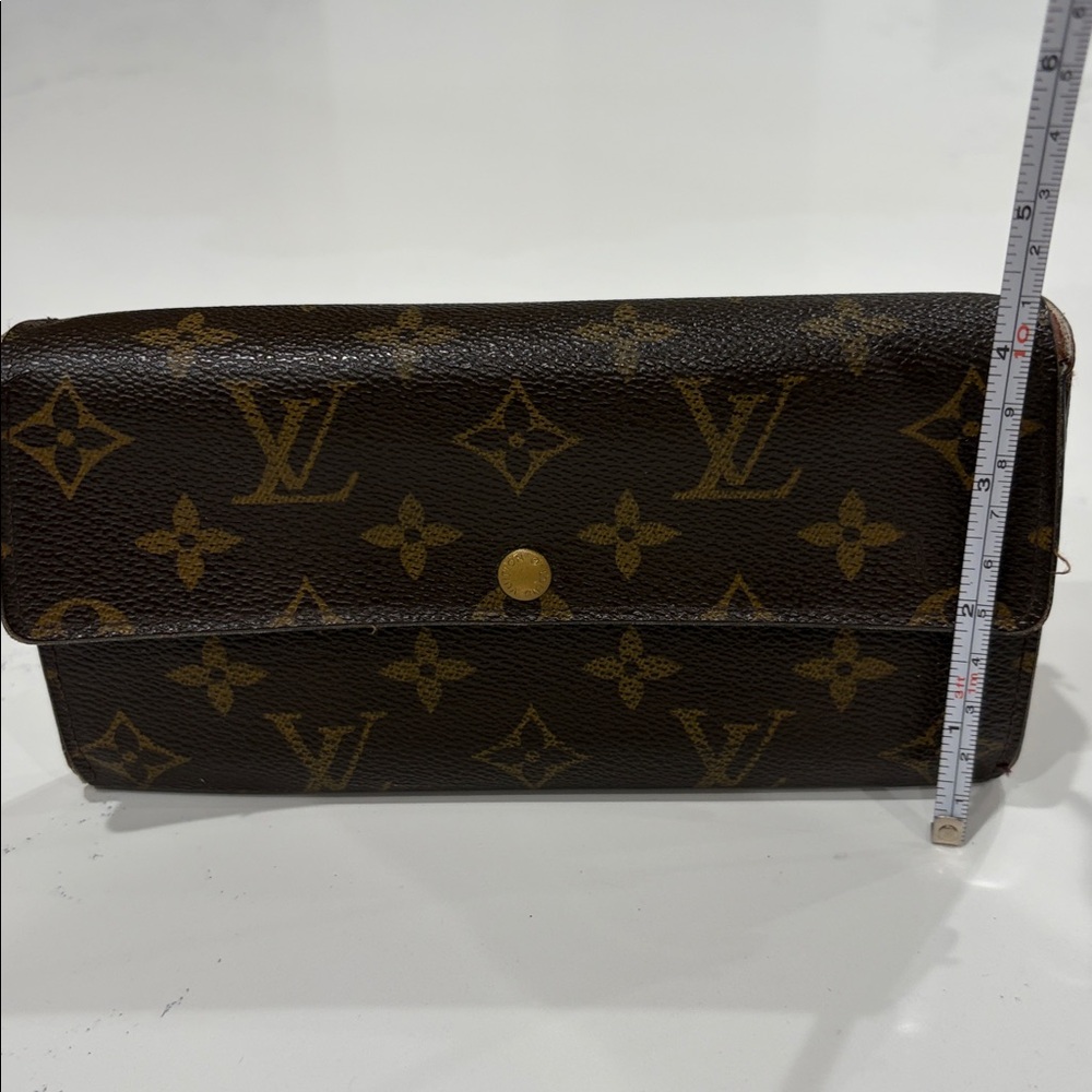 Louis Vuitton Portefeuille Sarah Monogram Long Wallet - Picture 5 of 14